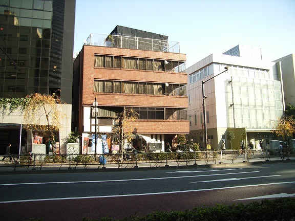 アルファトランク渋谷東外観1