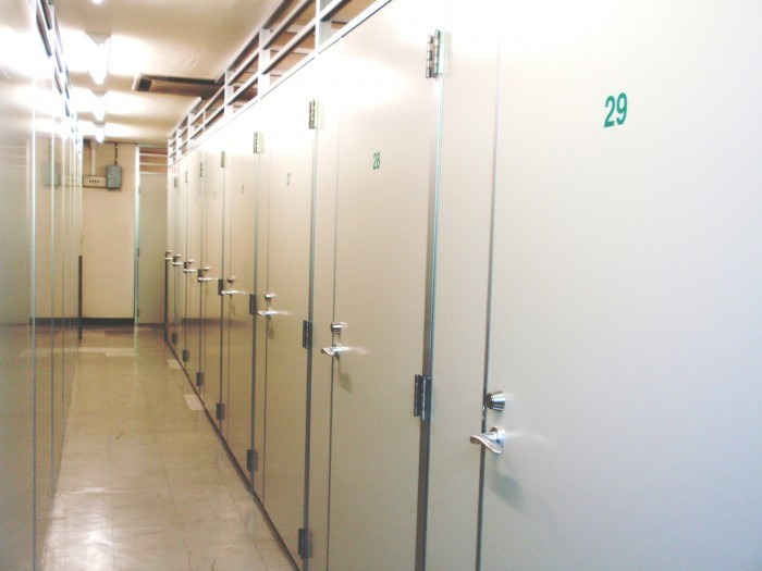 2重セキュリティで安心・安全 押入れ産業 RSS緑橋店外観1