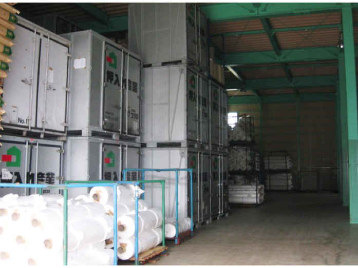 屋内保管・常人管理で安心・安全 押入れ産業 福井東店外観1