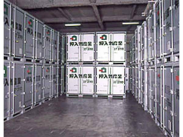 屋内保管・常人管理で安心・安全 押入れ産業  郡山店