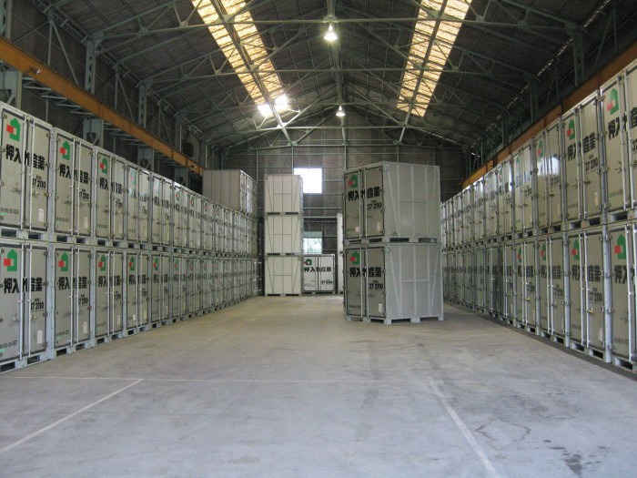 屋内保管・常人管理で安心・安全 押入れ産業 船橋店外観1