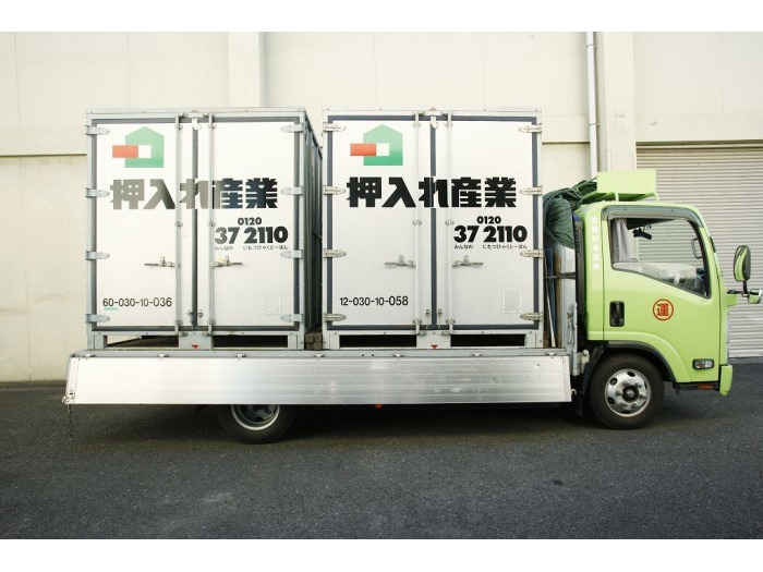 屋内保管・常人管理で安心・安全 押入れ産業 小金井店外観1