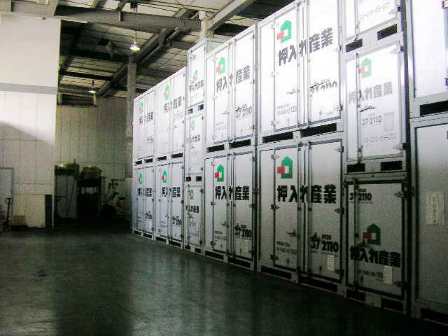 屋内保管・常人管理で安心・安全 押入れ産業 岡山総合流通センター店外観1