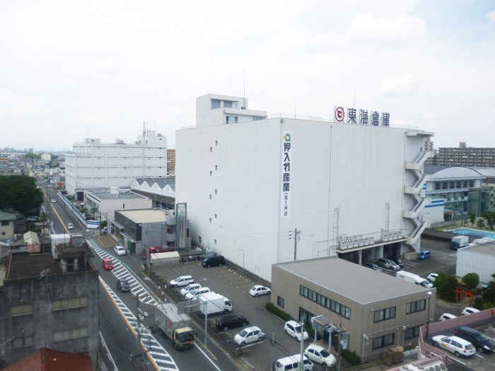 屋内保管・常人管理で安心・安全 押入れ産業 一宮店外観1