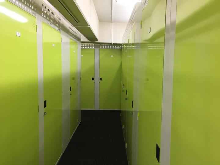 シートランクルーム代々木店内装1