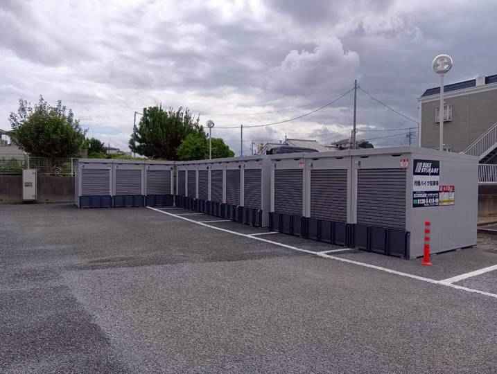 バイクストレージ成田ニュータウン外観1