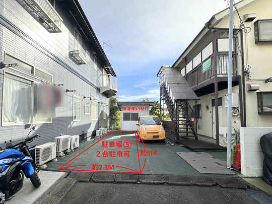 小金井市桜町1丁目　貸倉庫3.5帖＋駐車場2台分付き