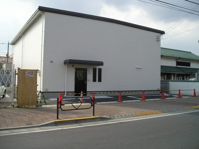 屋内型トランクルーム「ベンリースペース」 屋内型トランクルーム「ベンリースペース福生市加美平」外観1