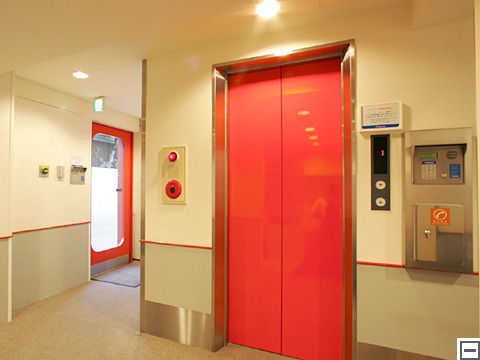 管理費・手数料ゼロのキュラーズ 四谷三丁目店外観1