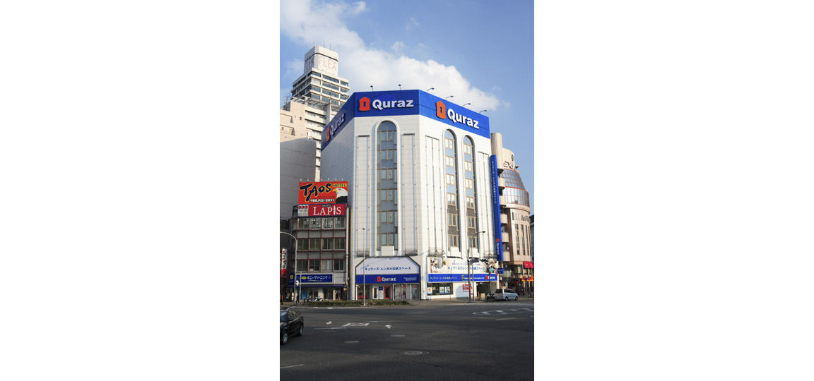 キュラーズ 新栄店外観1