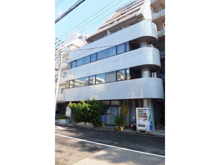 アルファトランク菊川外観1