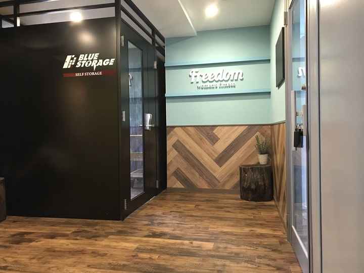 ブルーストレージCS久米川外観1